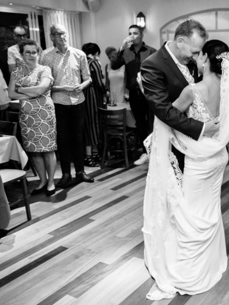 Fotografie bruiloft dans bruidspaar zijkant